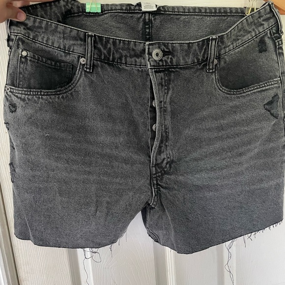 H&M Black Denim Shorts - Picture 1 of 4